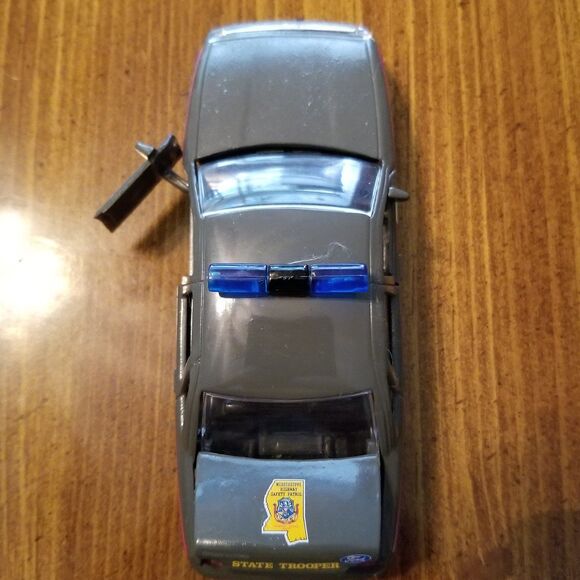 Mississippi Highway Safety Patrol Road Champs die cast police car 1:43 scale - Picture 9 of 11